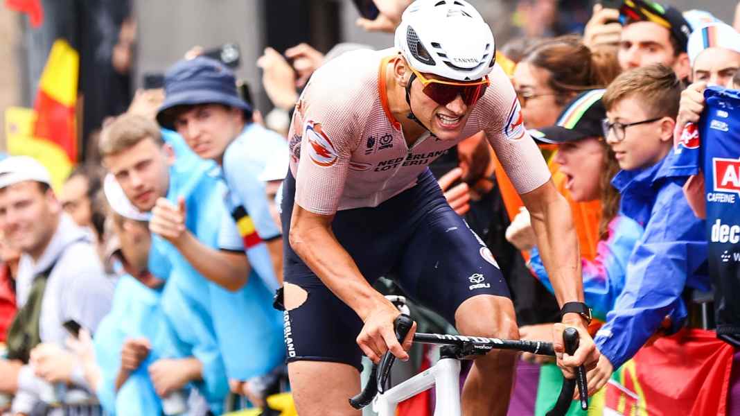 Historisches Double: Van der Poel rast trotz Sturz im Regen auf den WM-Thron