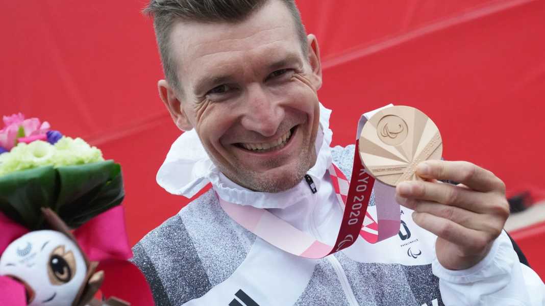 Mit 41 Jahren: Erstes WM-Gold für Para-Fahrer Schindler