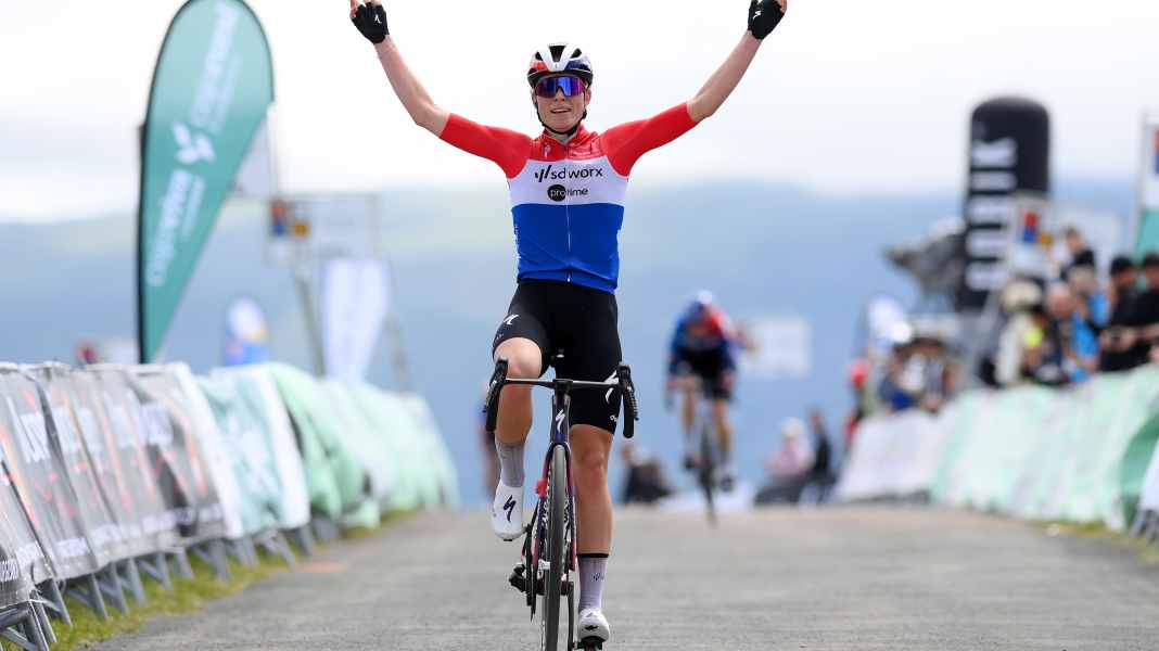 Vuelta a Burgos Feminas 2024: Vollering hängt die Konkurrenz ab - Lippert in den Top 10