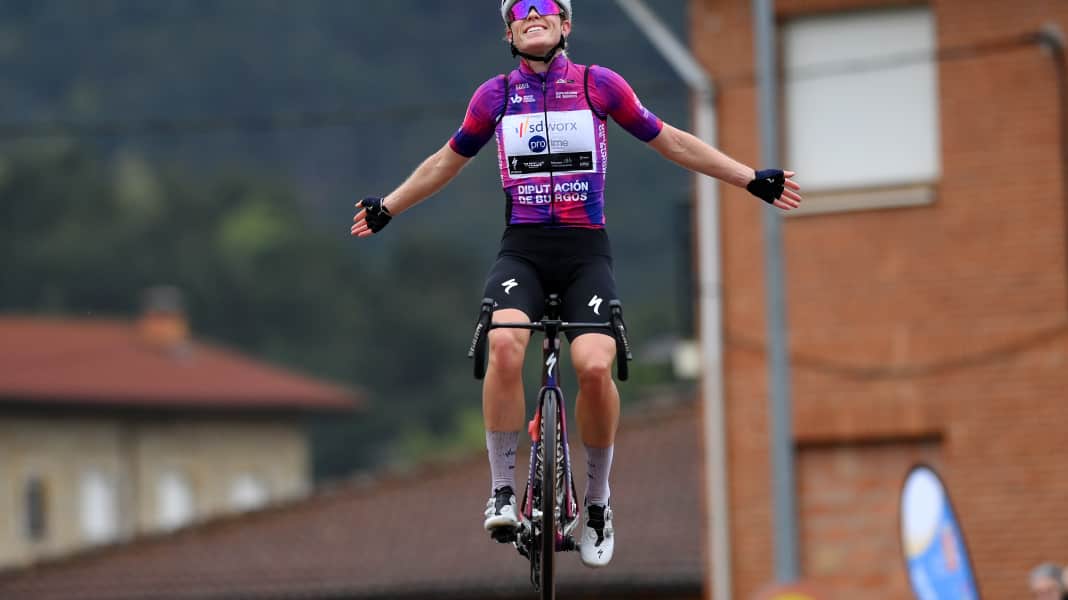 Vuelta a Burgos Feminas 2024: Überragende Vollering gewinnt 4. Etappe und Gesamtwertung