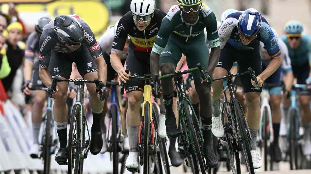 Tour de France 2025: TOUR Tech briefing for Stage 8