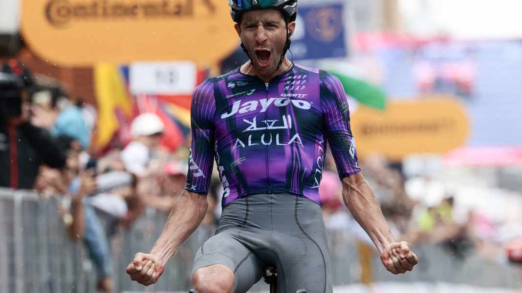 Giro d’Italia 2025 - 20. Etappe: Durchgewürfelt: Harper gewinnt, Yates in Rosa
