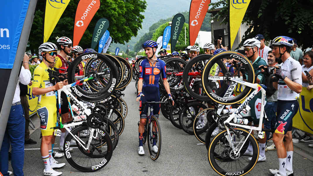 Peloton steht Spalier: Gänsehaut-Abschied für Bardet bei Dauphiné