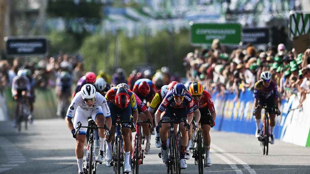 Tour de France Femmes 2025: TOUR Tech briefing for Stage 3