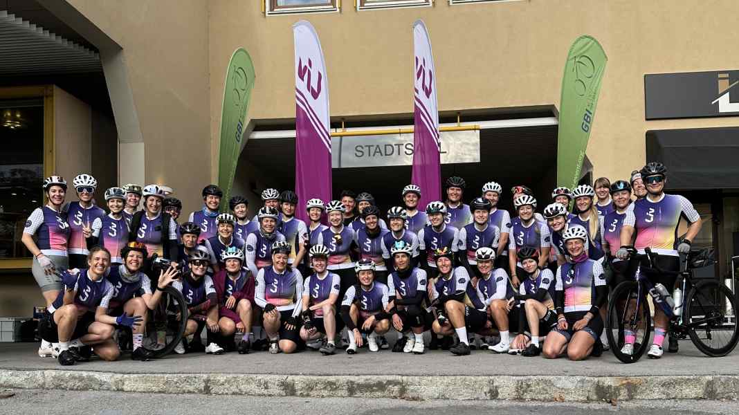 GBI Ladies Transalp 2025: 40 Frauen & 40 Rennräder überqueren über die Alpen