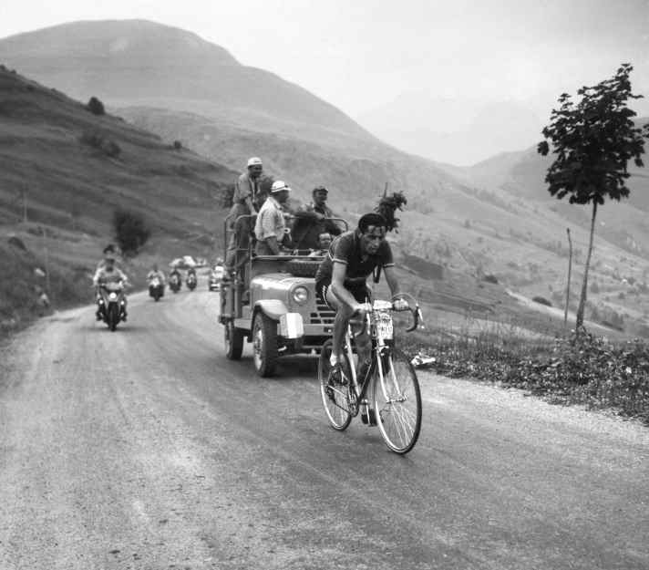Fausto Coppi auf dem Weg nach Alpe d’Huez 1952