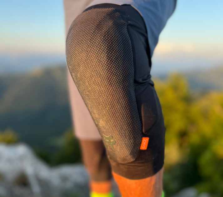 Wenig Gewicht, Komfortabel und dennoch viel Schutz: Die Fox Launch Elite oder die Ion Mtb K Sleeve AMP, hier nicht auf dem Foto.
