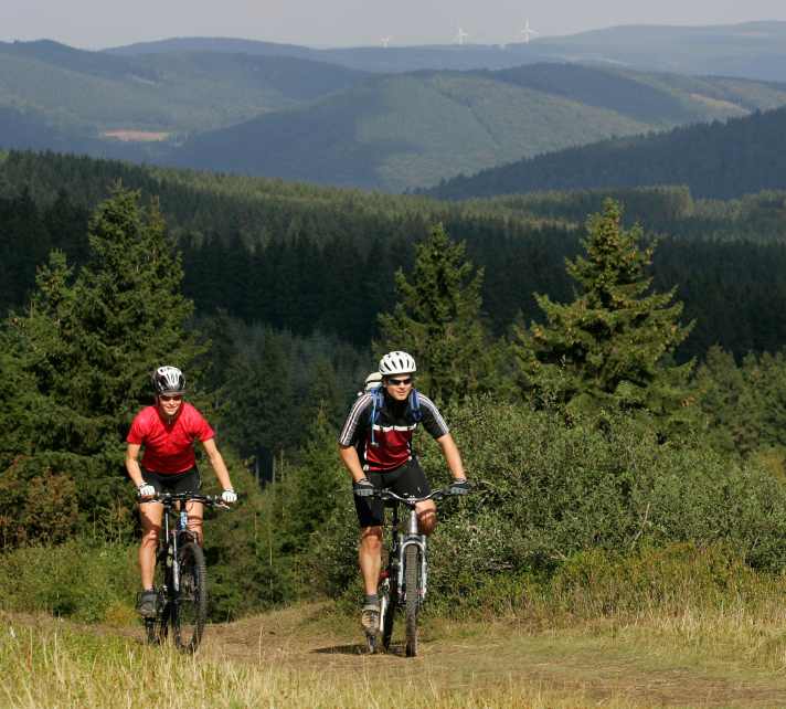   Nordrhein-Westfalen, Niedersachsen und Sachsen-Anhalt bieten nochmals Berge bevor das flache Land kommt