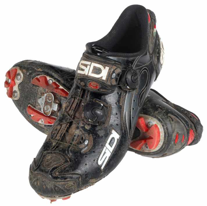   Die Auswahl an hochwertigen Schuhen ist groß. Beispiel: Sidi Drako Carbon SRS.