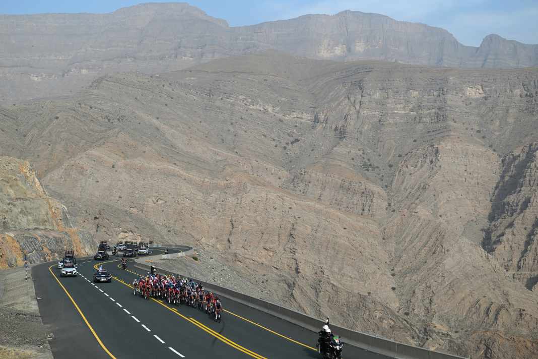 Die 3. Etappe der UAE Tour 2023 endet mit einer Bergankunft auf dem Jebel Jais