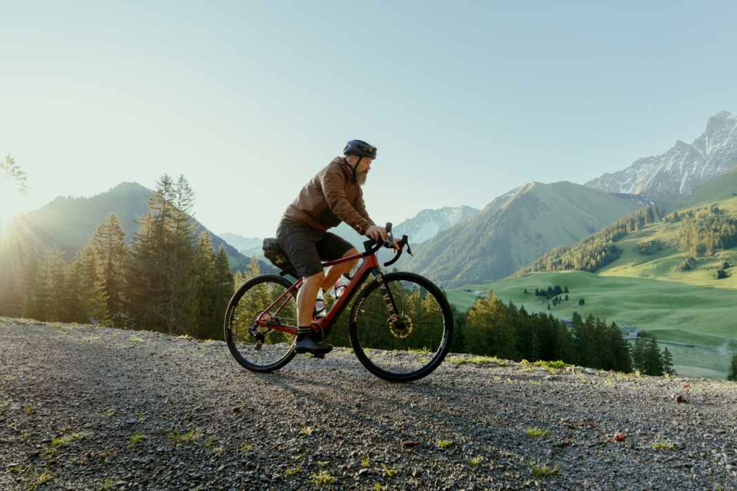 Conway hat auf der Eurobike in Frankfurt sein neues E-Gravelbike namens Nyvon vorgestellt.