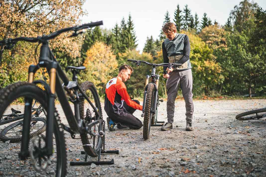 Um die drei Testbikes genau miteinander vergleichen zu können, muss das Setup komplett identisch sein.