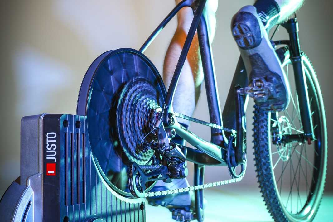 Die meisten aktuellen Rollentrainer sind auch mit Mountainbikes kompatibel. Unsere Kaufberatung gibt einen Überblick über die heißesten Modelle.