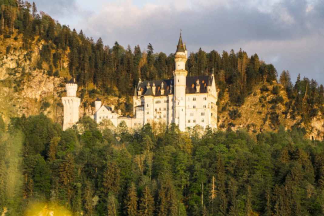 Schloss Neuschwanstein lockt Touristen – doch in der Umgebung schlängeln sich einsame Gravelpfade