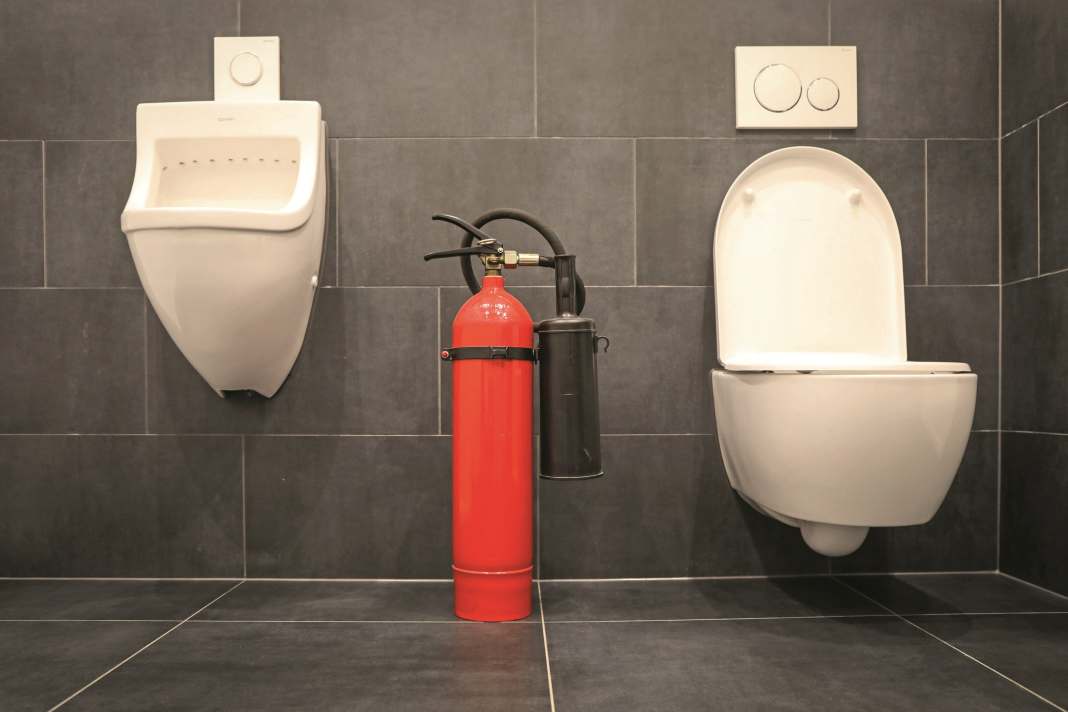 Brennen beim Wasserlassen ist ein Symptom einer Blasenentzündung. Unsere Expertin verrät, warum Bikerinnen besonders auf ihre Intimhygiene achten sollten.