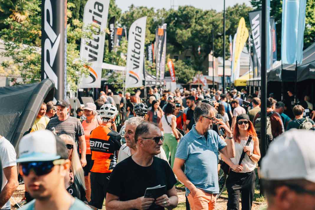 Let‘s go! Das Bike-Festival in Riva ist traditionell der Saisonauftakt für Biker.