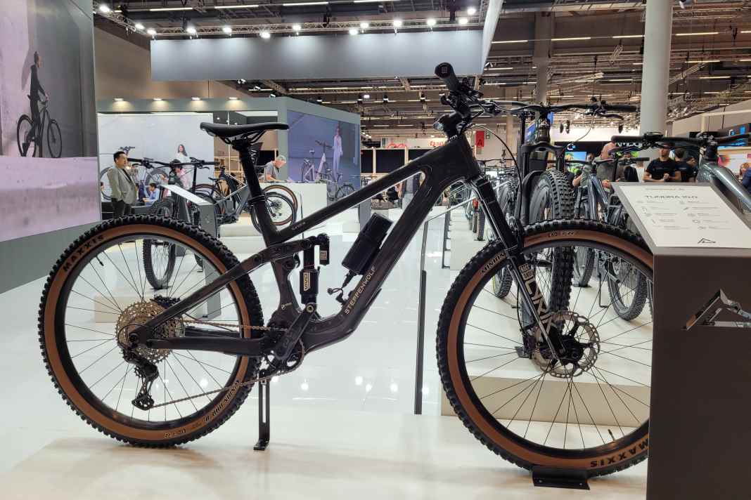 Das Light Bike Steppenwolf Tundra 10 kommt mit Maxon-Motor und 150 Millimetern Federweg.