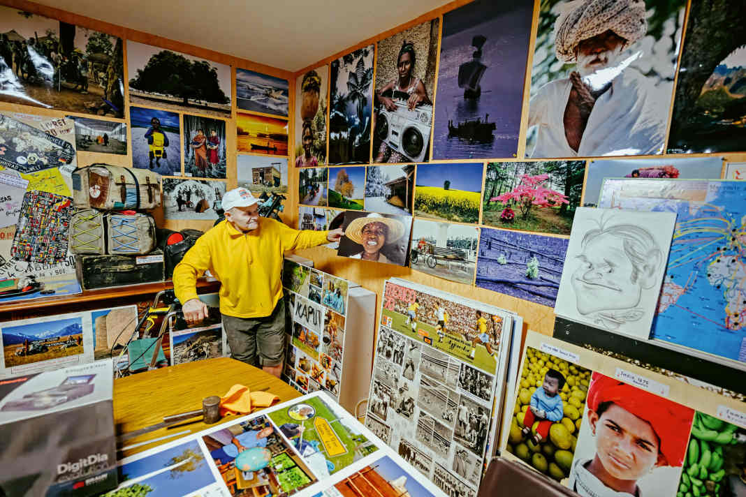 Radfahrer Heinz Stücke (83) in seiner Hövelhofer Wohnung