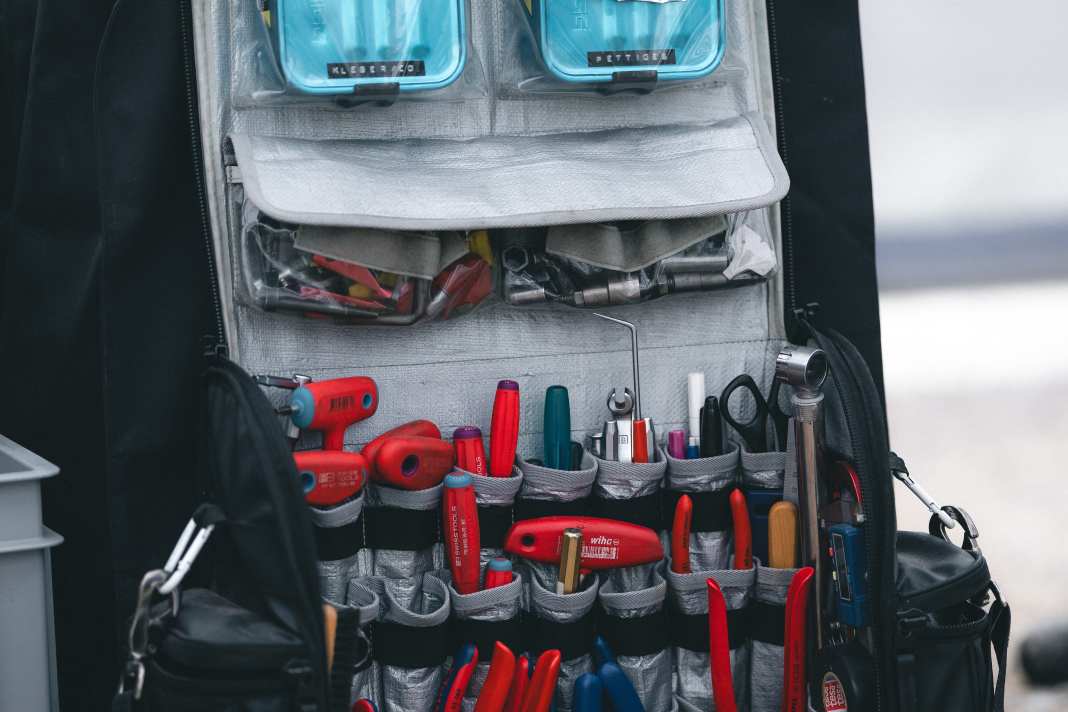 Werkstatt im Kofferformat. In der praktischen Tasche hat Yanick selbst auf Reisen alle wichtigen Werkzeuge immer zur Hand