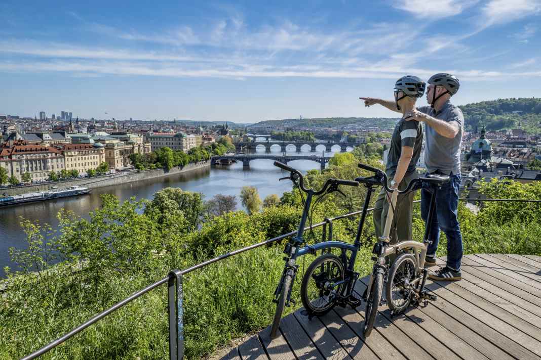 Prag wird auch die Stadt der hundert Türme genannt. Vom Letka-Park hat man einen herrlichen Ausblick über die Stadt. Mal nachzählen!