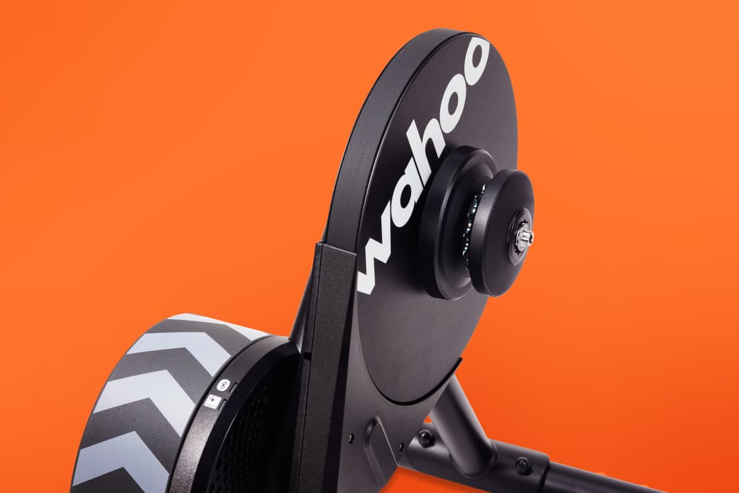 Wahoo und Zwift bleiben dabei: Sie machen gemeinsame Sache und bringen den Wahoo Kickr Core Zwift One auf den Markt.