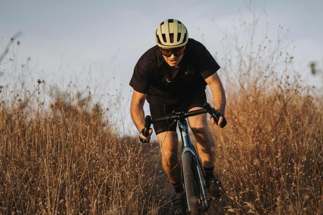 Bei der Gravel-WM fuhr Matej Mohoric ein getarntes Silex auf den ersten Platz, jetzt präsentiert Merida die neue Version des Gravelbikes auch offiziell.