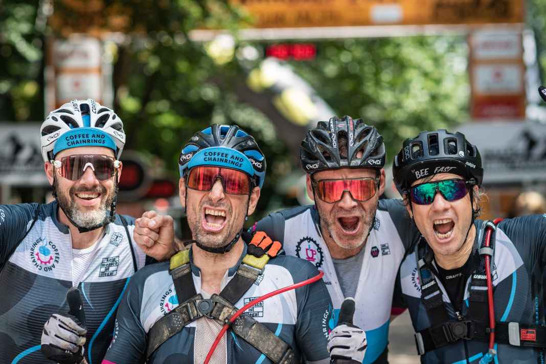 Gipfelbeißer alten Schlags: Die Truppe von Coffee and Chainrings litt an so manchem Anstieg, war aber stets allerbester Laune.