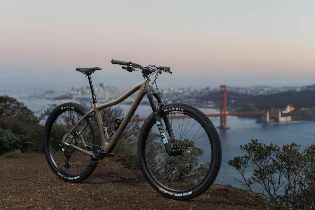 Beim Topmodell setzt Ibis auf eine Fox Float 34 Performance und kompletter Shimano SLX-Gruppe.