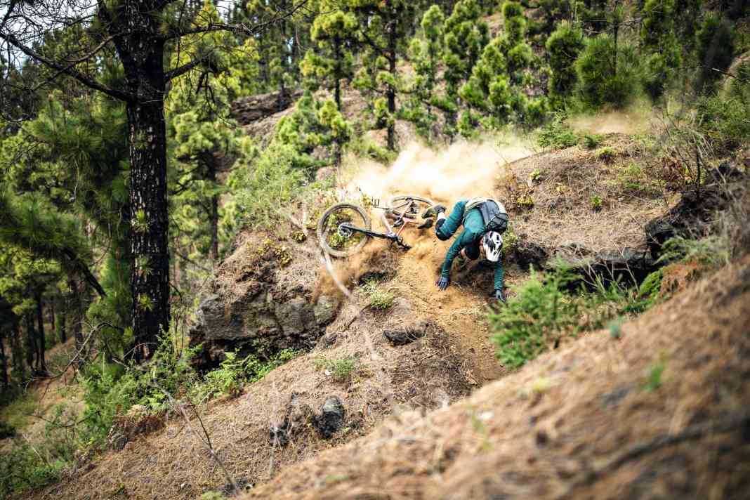 Biken ist ein Risikosport. Doch mit der richtigen Ausrüstung lassen sich oft schlimmere Verletzungen vermeiden.