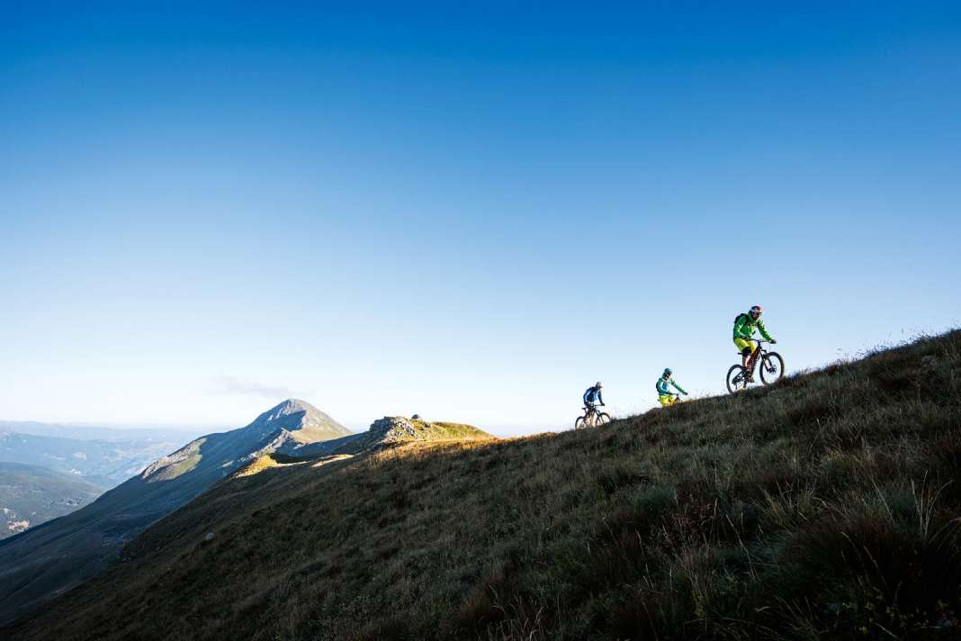 Apennin und Apuanische Alpen in der Toskana