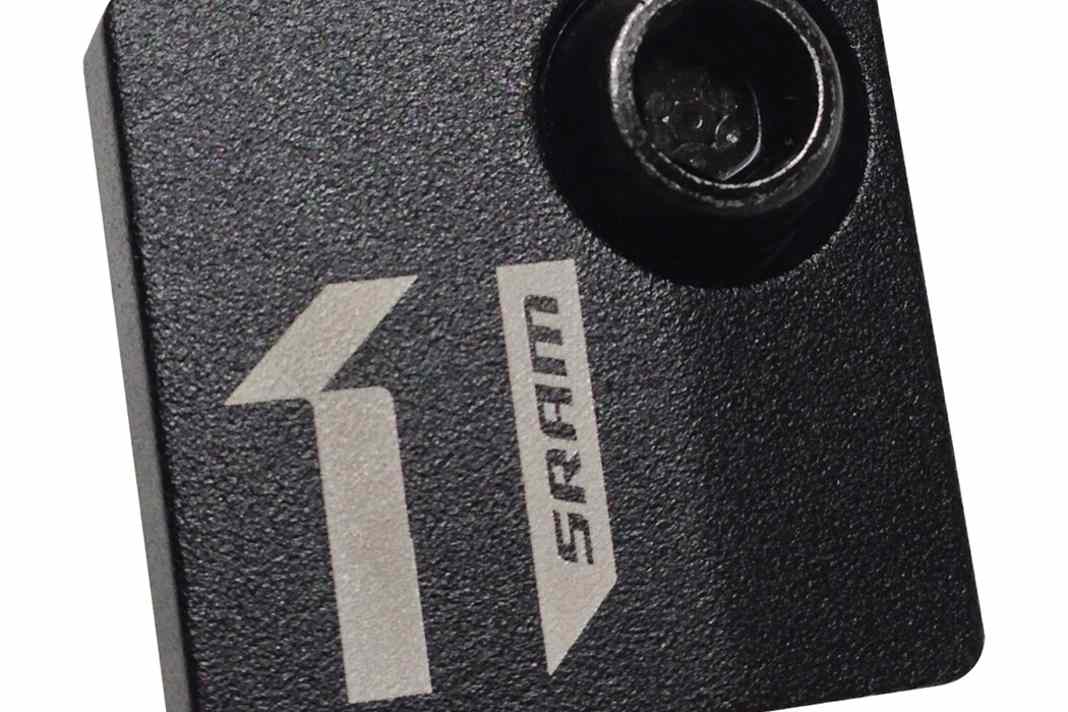Mit dieser Abdeckplatte kann man eine Aufnahme für einen High Direct Mount Umwerfer abdecken. Sie soll ein Statement für Puristen sein und kostet 13,33€