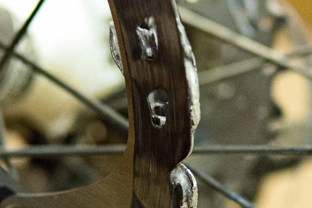 Der Bremsentest in BIKE stellt hohe Anforderungen ans Material und geht bewusst bis in den Grenzbereich. Auch wenn wohl die wenigsten Nutzer ihre Bremsen im Laufe eines Produktlebens ans Limit führen, können besonders harte aber durchaus realistische Belastungen nicht ausgeschlossen werden. Die Fälle von Bikern aus der Praxis (Bild 1 ...