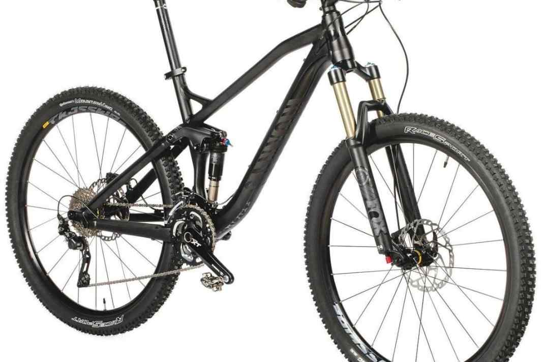 Das Canyon Nerve AL wurde oft von uns gelobt. Wie das Nerve AL 7.0 mit den Vorschusslorberen seiner teureren Brüder umgeht, lesen Sie BIKE 4/16.