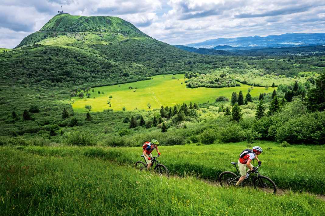 3 MTB Touren um die Vulkane des Massif Central in Südfrankreich