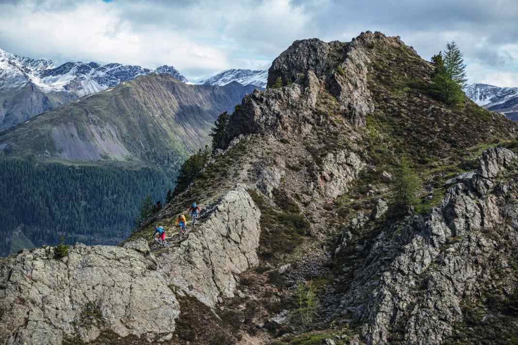Eigentlich war Reiseautor Andreas Kern wegen der neuen Trails ins Villgratental gereist. Doch oben am Toblacher Pfannhorn erfuhr er von einer rätselhaften Mordnacht – so kam es zu einer ganz anderen Spurensuche.