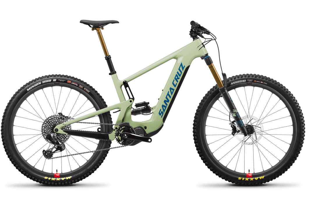 12999 Euro kostet das Topmodell Santa Cruz Heckler CC X01 AXS RSV. Fox-Factory-Fahrwerk, die edlen Reserve-Carbonlaufräder mit lebenslanger Garantie und kabellose Sram AXS-Schaltung inklusive.