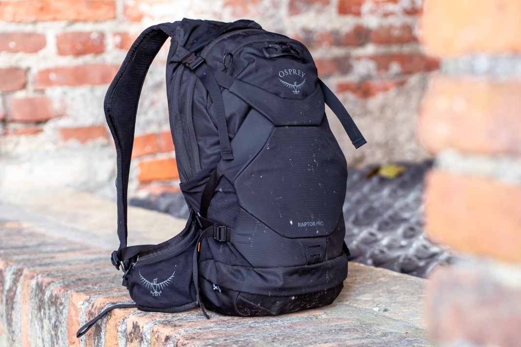 Der Raptor Pro ist Ospreys erster Rucksack mit integriertem Rückenprotektor