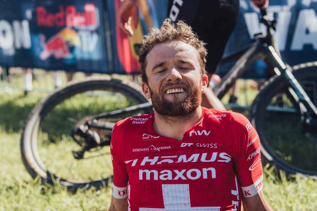 Mathias Flückiger nach seinem Sieg beim UCI MTB Worldcup 2022 in Leogang. Wenige Tage danach wurde er gesperrt. 
