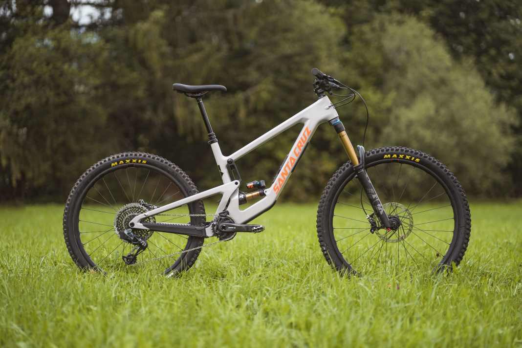 Santa Cruz Nomad 6 CC X01 AXS RSV