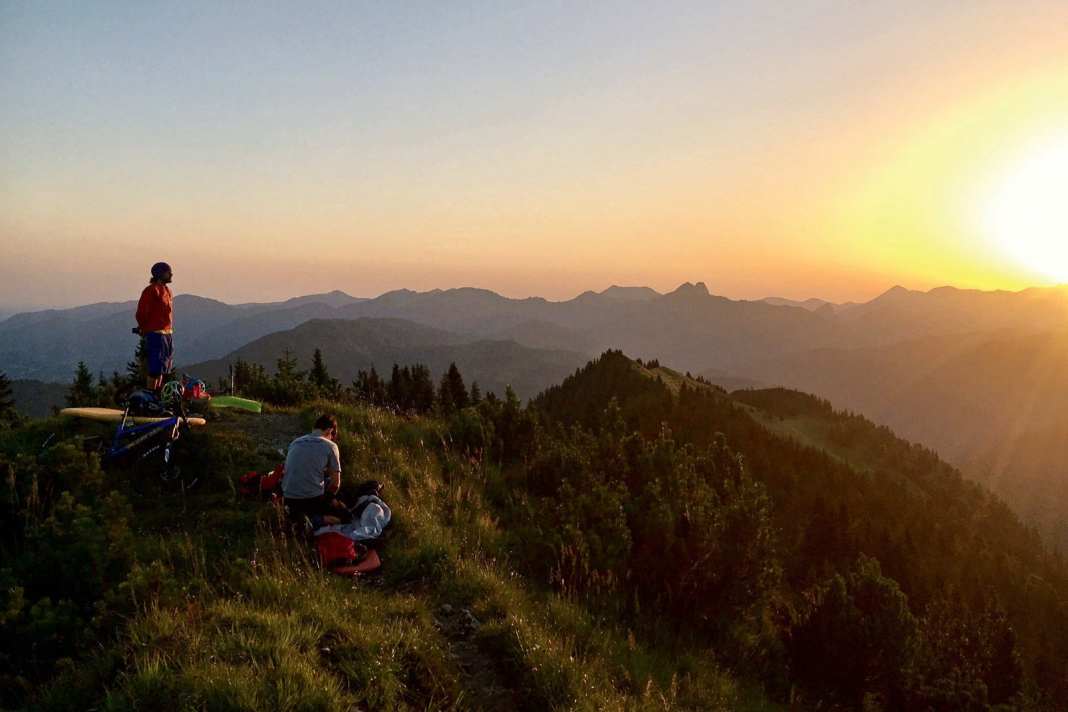 Abends rauf auf den Gipfel, früh morgens runter und dann wieder ab ins Büro.