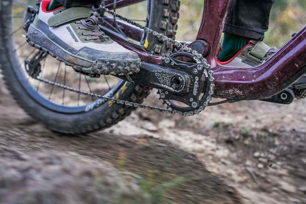 Der Ochain ist ein Spider mit Drehfreiheit, der Anti-Squat und Pedalrückschlag bergab entkoppeln kann.
