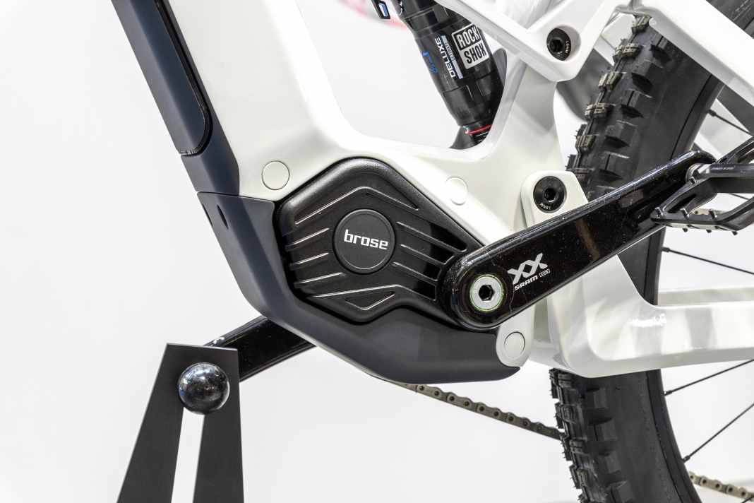 Rank und schlank: Der neue Brose Drive 3 Peak baut deutlich kompakter als sein Vorgänger.