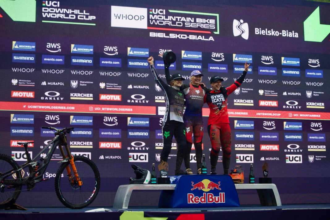Das Podium der Frauen: Tahnée Seagrave vor Anna Newkirk und Nina Hoffmann.
