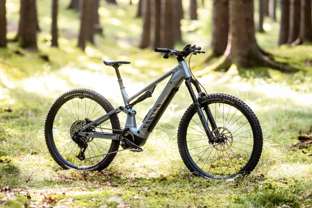 Canyon Neuron:On AL9 // Bosch Perf. CX //  800 Wh // 150/145 mm // 29 Zoll // 24,95 kg // 5499 Euro