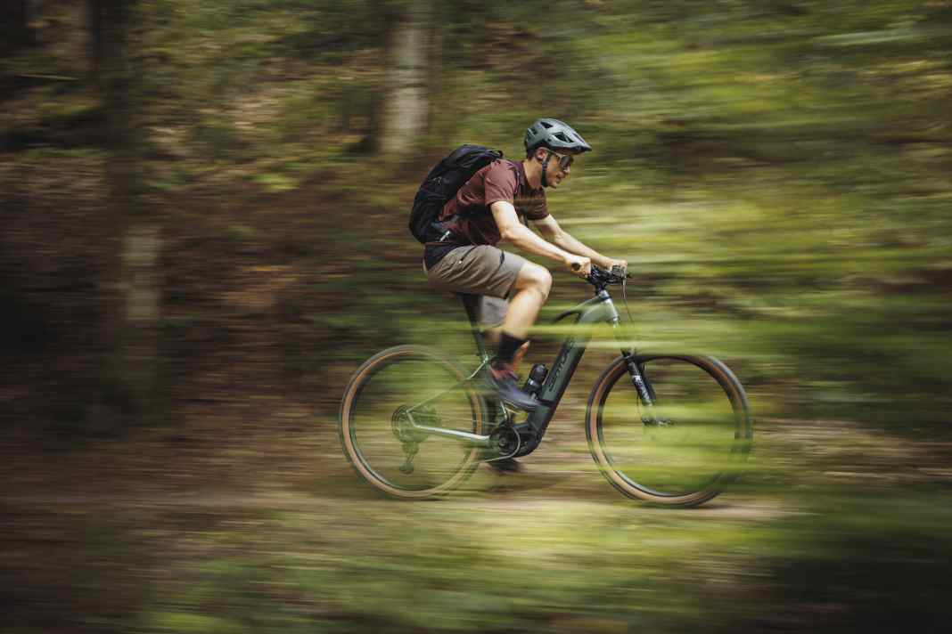 Centurion Backfire R: 120 mm Federweg, Bosch CX, 800 Wh Akku, 4849 Euro.