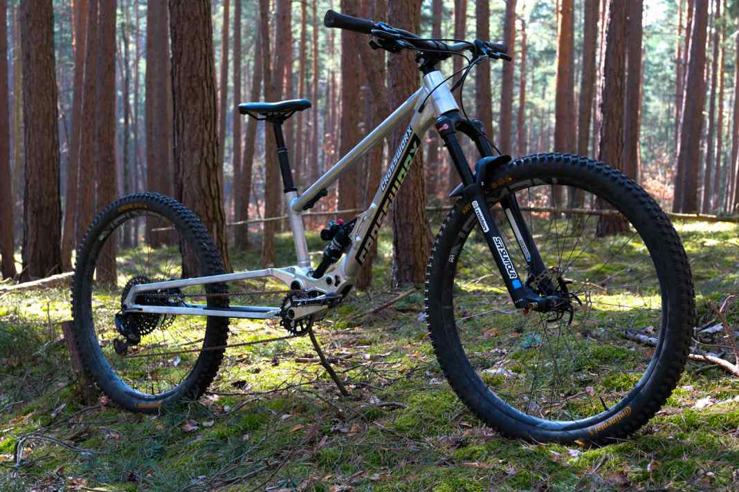 Von unserer Quelle haben wir die ersten Bilder des Crossworx DASH VKHL MTB.