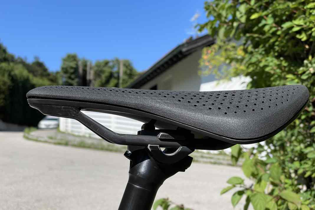 Specialized hat seinen Sattel S-Works Power Evo Mirror verbessert.