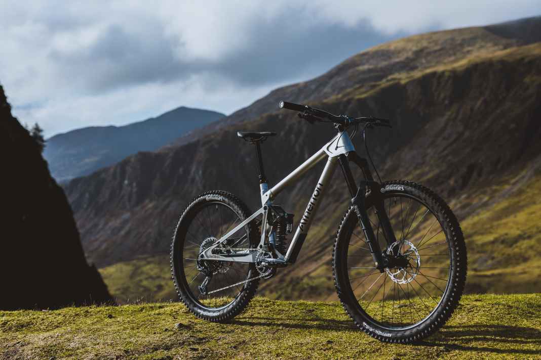 Das S.170 ist das erste Alu-Bike aus der Schmiede Atherton und fällt preislich attraktiver als die bisherigen Carbon-Modelle aus.