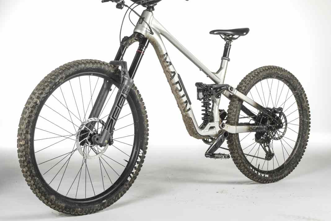 Das Alpine Trail XR im Mullet Setup kostet 5059 Euro und bringt 17,45 Kilo auf die Waage.