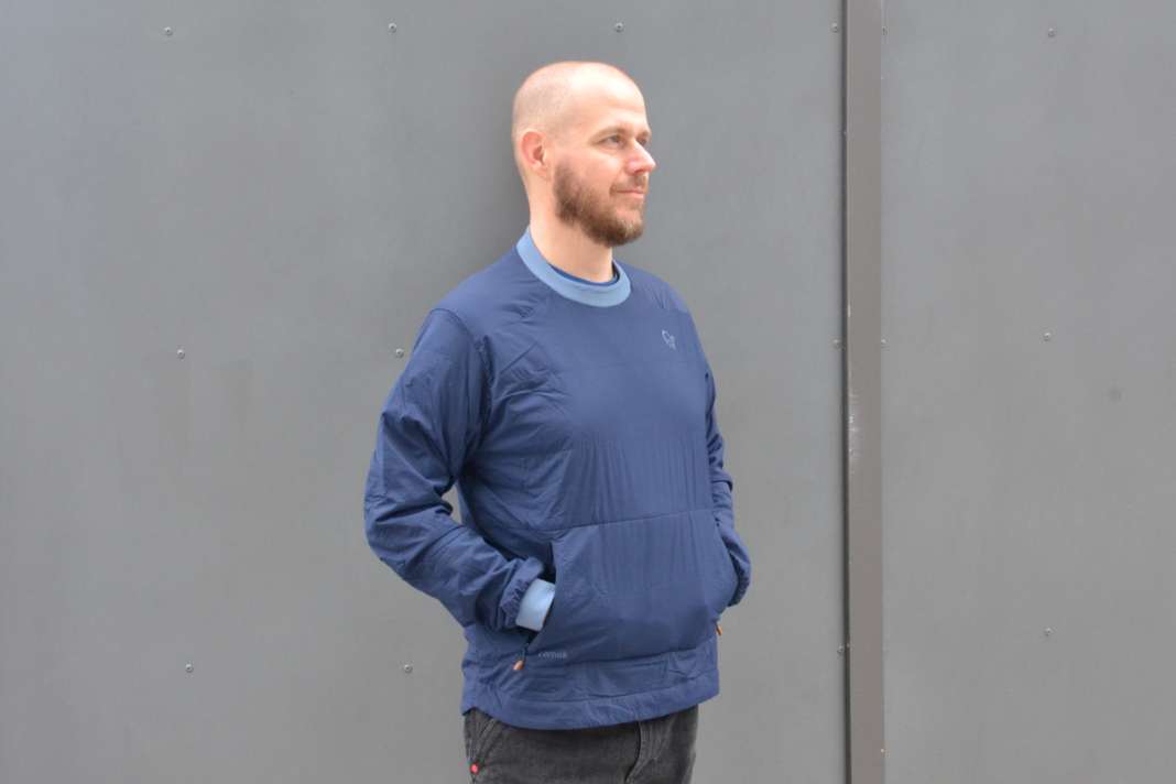 Zum Norrøna tamok Alpha Crewneck Pulli - machen wir es kurz: super leicht und super warm.